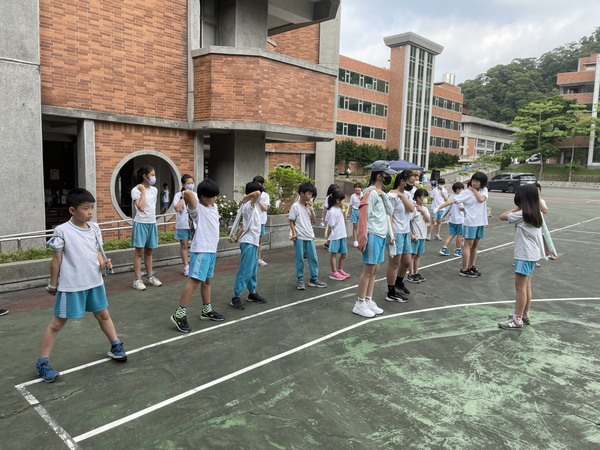【賀】本校飛盤隊代表參加「新北市114年度全國青年盃飛盤錦標賽」成績優異，榮獲多項獎項。感謝許耿彬老師及王淑玲老師的殷勤指導！圖片