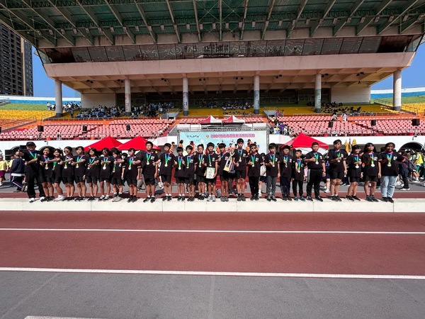 賀！6年7班參加「 2024新北市運動樂活系列活動中小學大隊接力競賽 」，榮獲「國小組」亞軍！ 感謝陳冠宇老師殷勤指導，全校師生同感榮耀！圖片